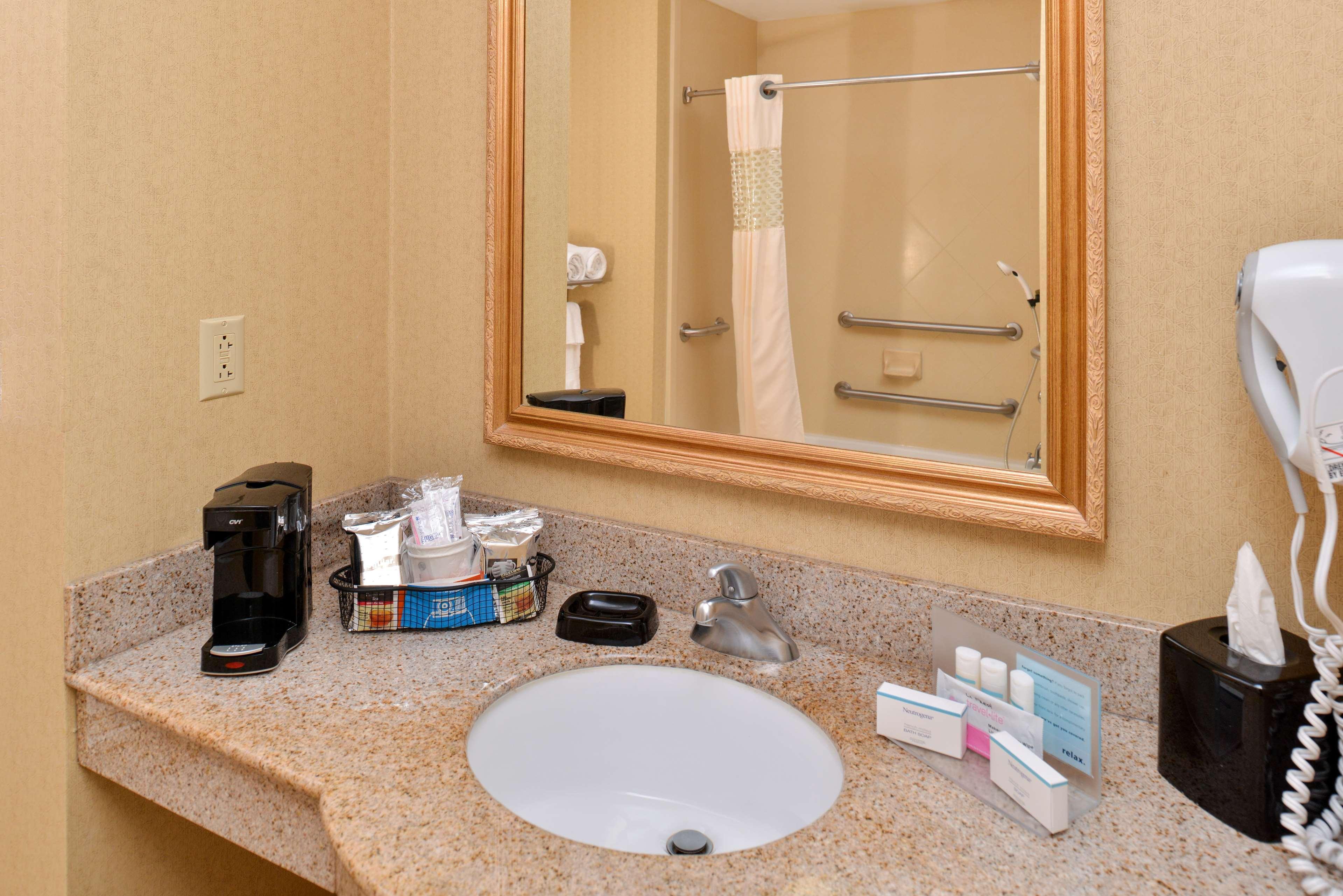Hotel Hampton & 3*